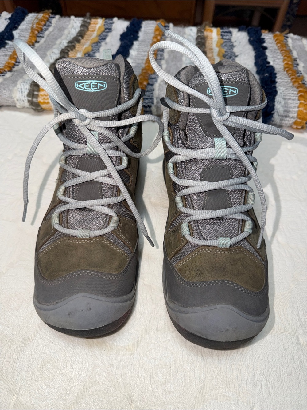 Women’s Keen Circadia Hiking Ankle Boots Size 9
